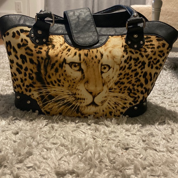 Dog carrier. - Picture 2 of 9